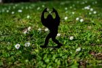 Funny Bigfoot Garden Statue – Cartoon Outdoor Décor, Unique Gift